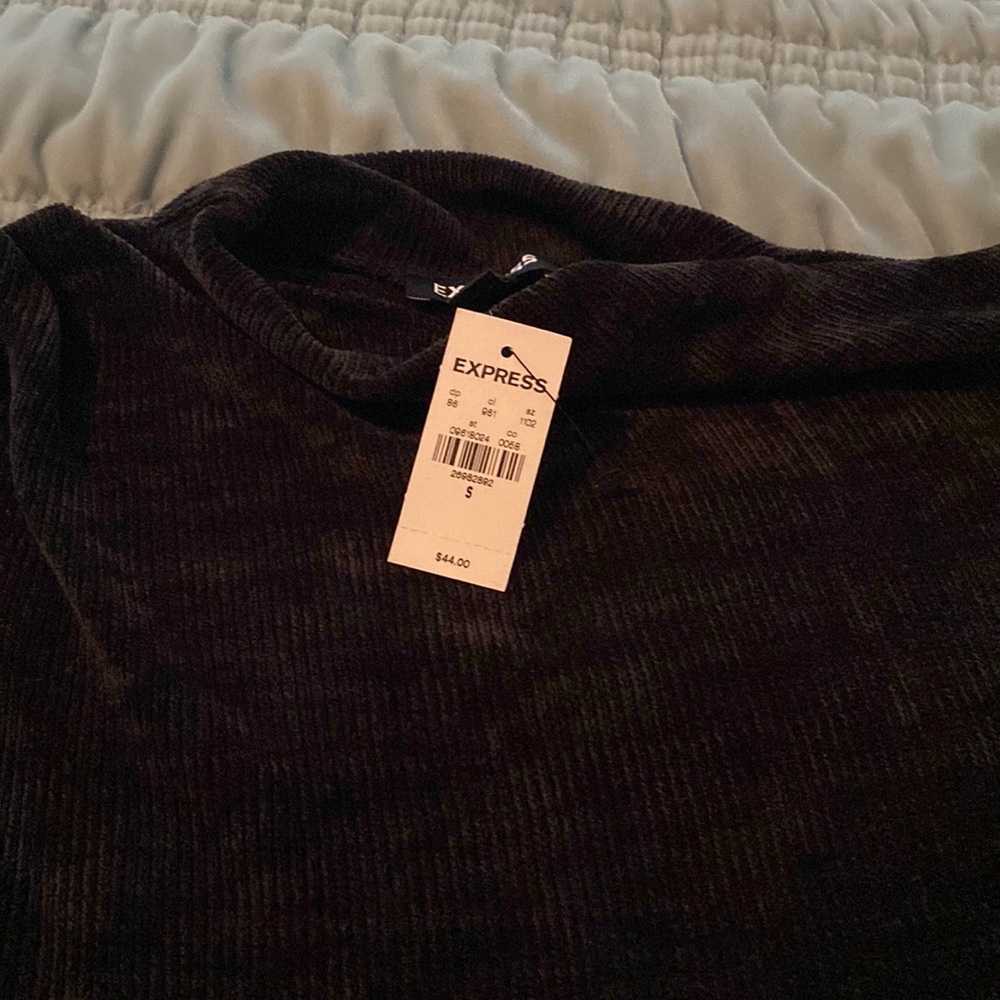 NWTO black corduroy look Express turtleneck